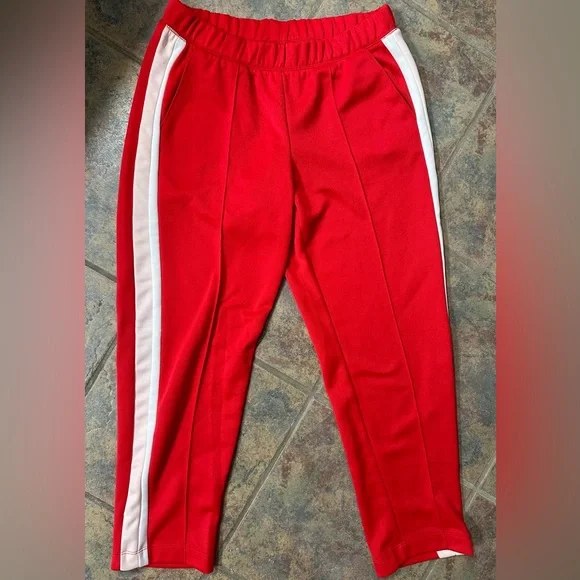 old navy red & white with light pink striped capris, size small - Picture 2 of 6